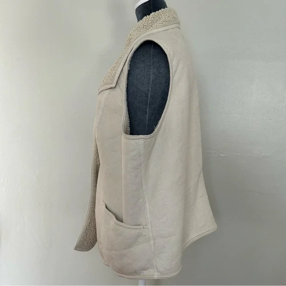 Women's Cream Shearling Vest - Picture 2 of 9